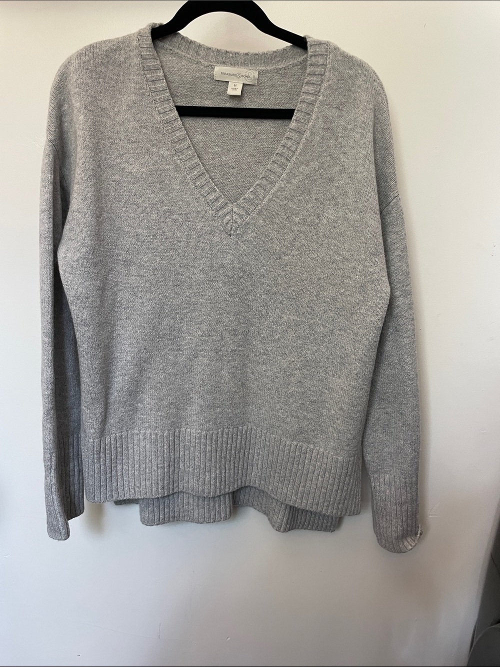 Treasure & Bond V-Neck Sweater in Heather Gray
